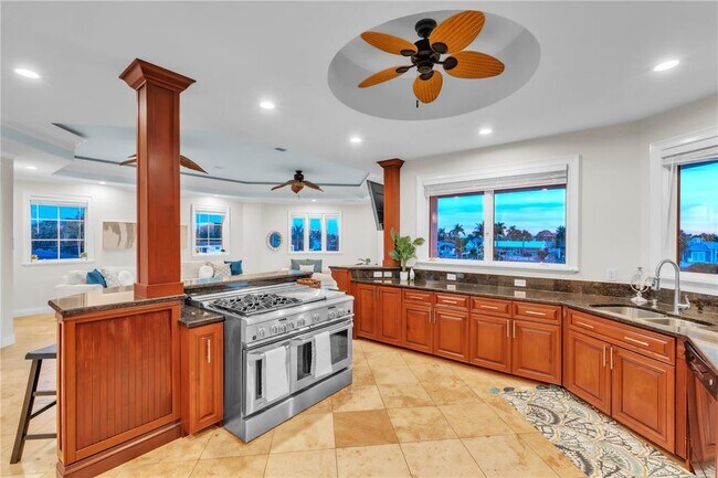 Building Photo - 7924 3rd Ave S