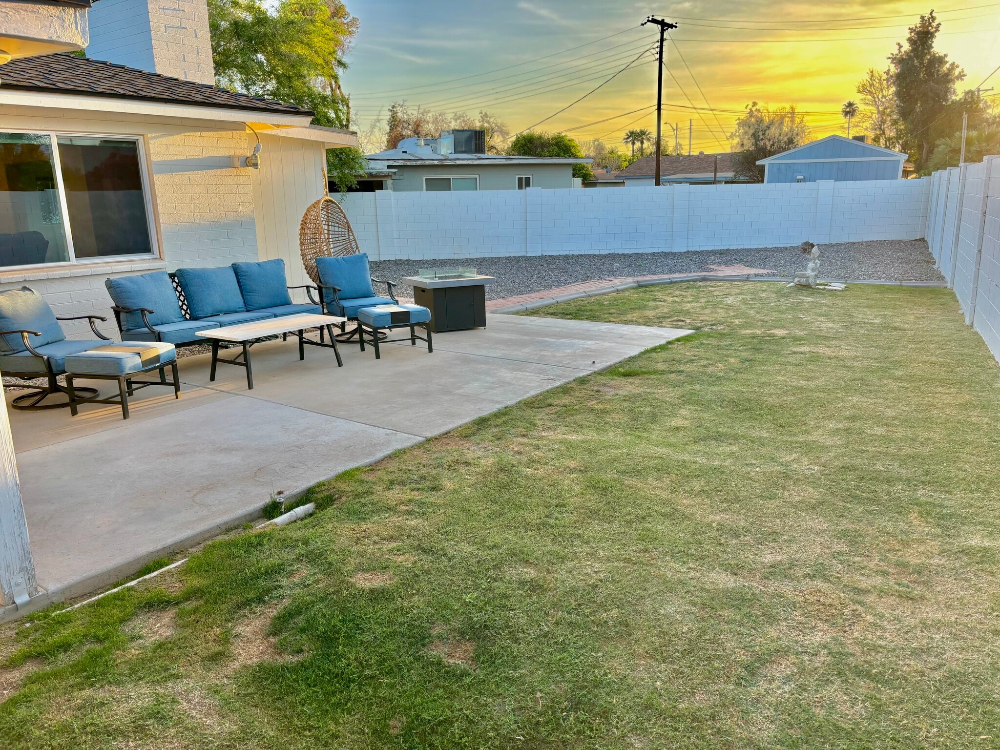 Building Photo - 6059 N 22nd Ave