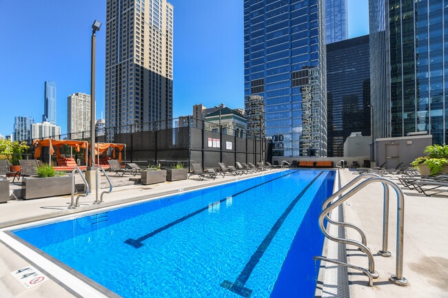 Building Photo - 345 N LaSalle St