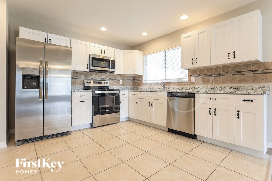 Building Photo - 4517 Maraldo Ave