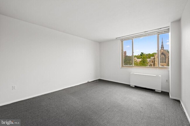 Building Photo - 1 E University Pkwy