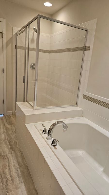 Building Photo - 9072 Fox Stream Way