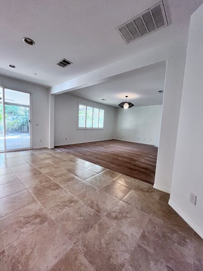 Building Photo - 4040 Obsidian Rd