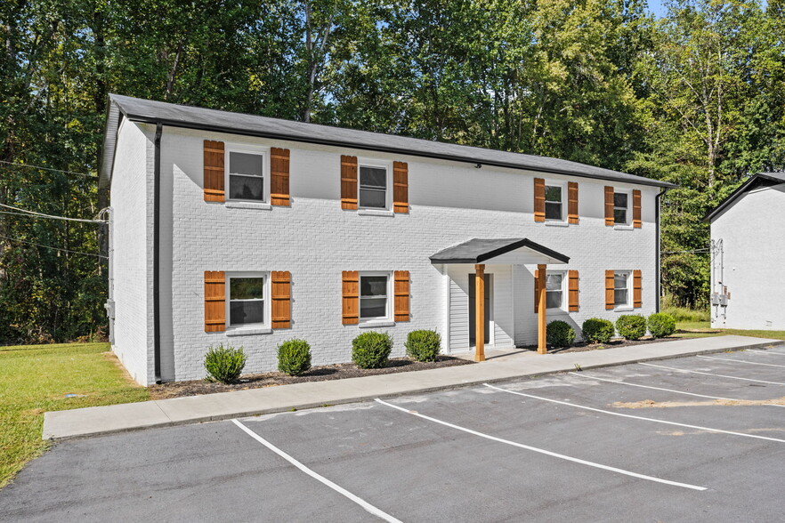 Building Photo - Green Forest Apartments