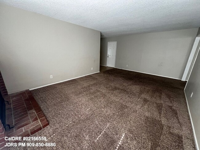 Building Photo - Riverside 4 Bedroom Home