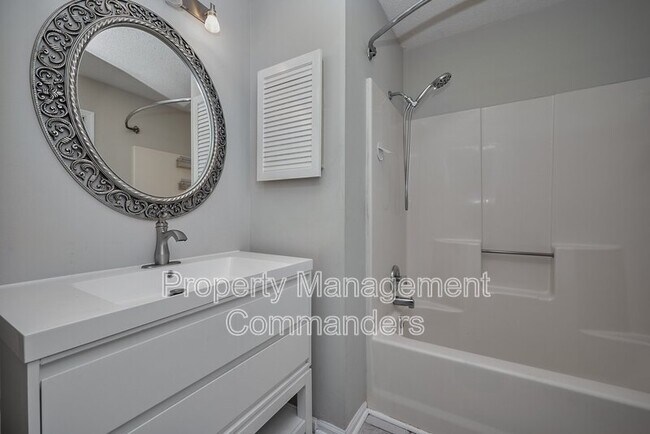 Building Photo - 117 Kingsbridge Ln
