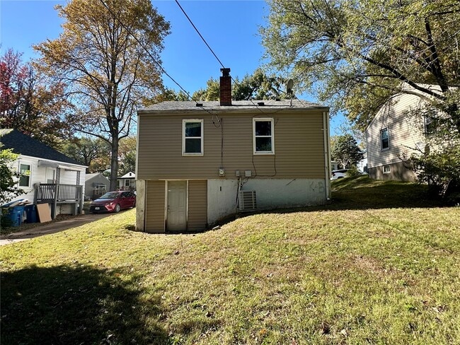 Building Photo - 7121 Lamont Dr