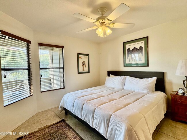 Building Photo - 5855 N Kolb Rd