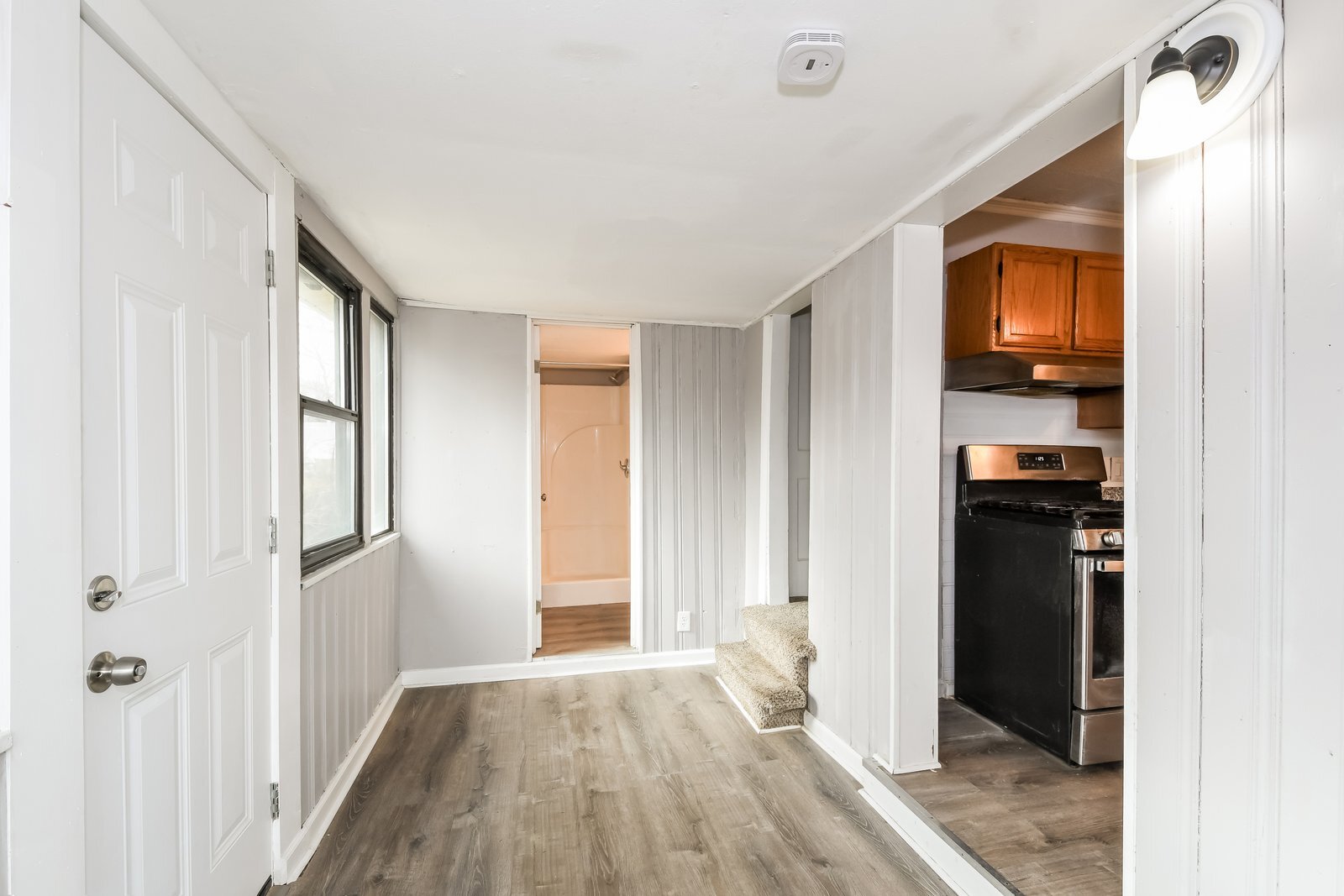 Building Photo - 5322 Vine Ave