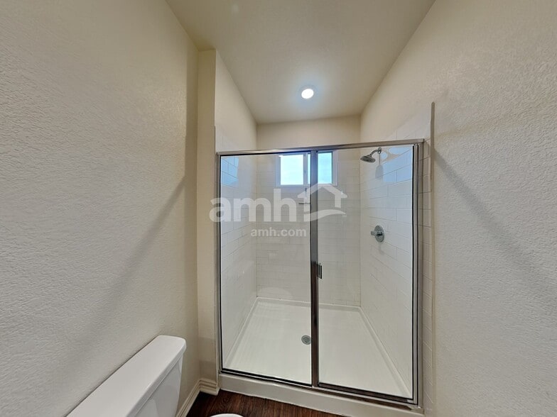 Building Photo - 2718 Wolfcreek