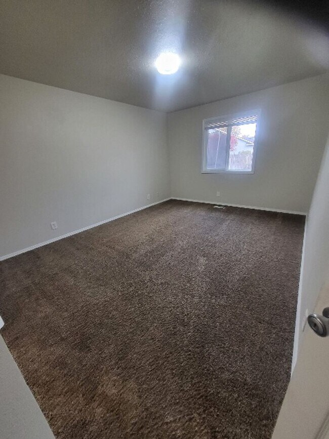 Building Photo - Cute Meridian Home!