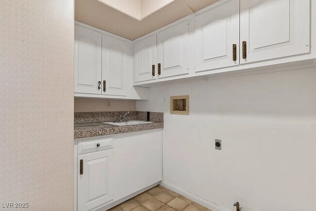 Building Photo - 7656 Boca Raton Dr
