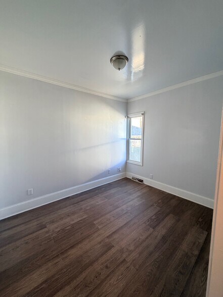 Building Photo - 1352 S 59th St