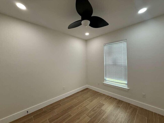 Building Photo - 361 County Line Rd