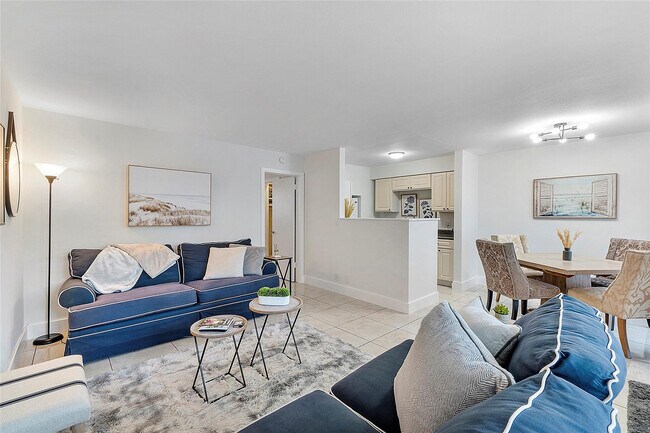 Building Photo - 3230 NE 13th St