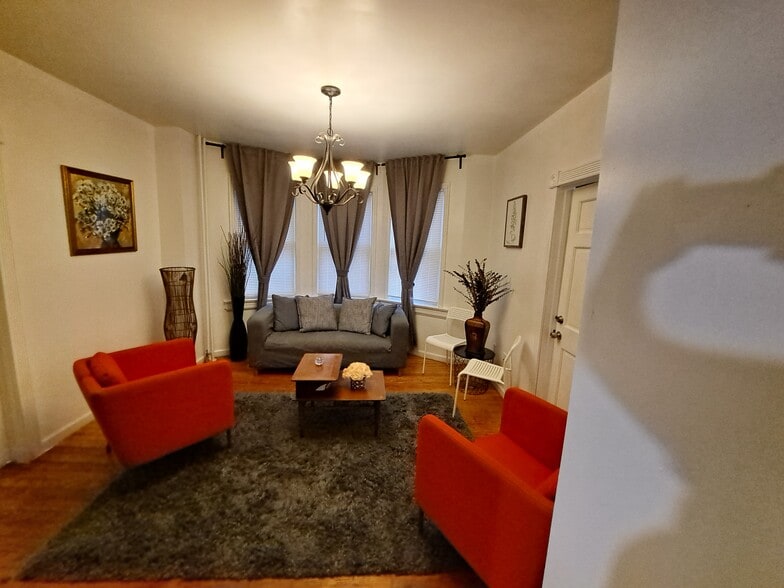 Primary Photo - 34 N Terrace Ave
