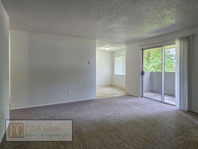 Building Photo - 1348 NE 186th Ave
