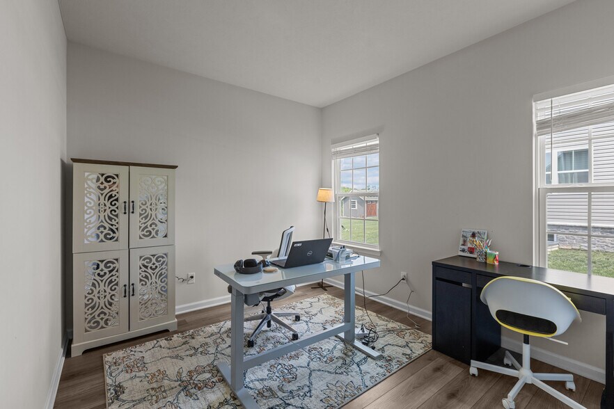 Building Photo - 4442 Yorktown Dr