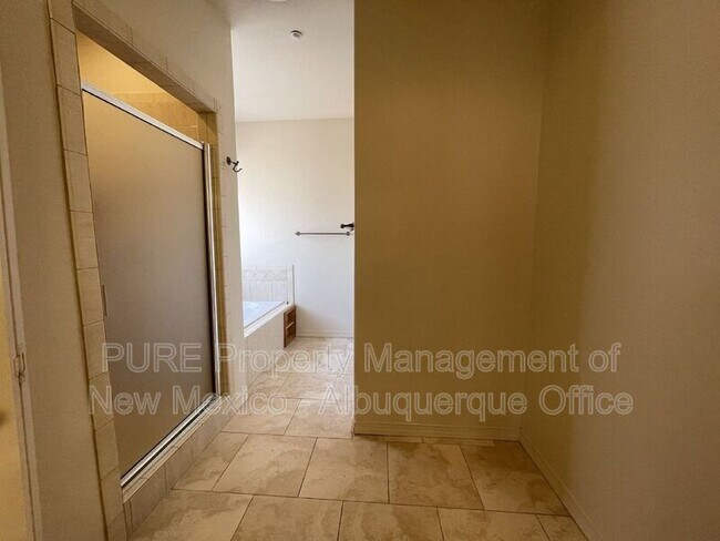 Building Photo - 3900 N Butler Ave
