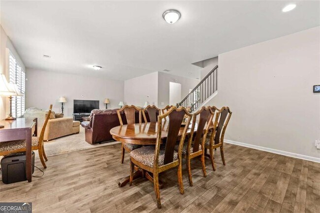 Building Photo - 180 Ascott Trace