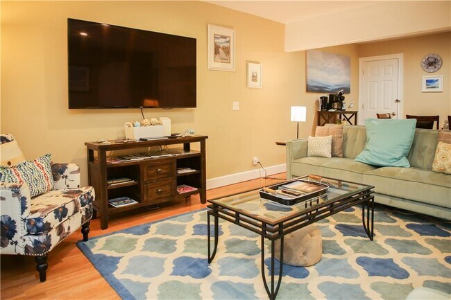 Building Photo - 1000 Sea Island Rd