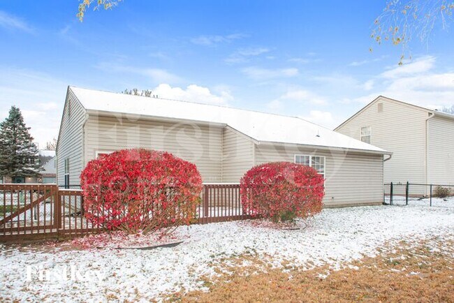 Building Photo - 540 Buffalo Run Dr