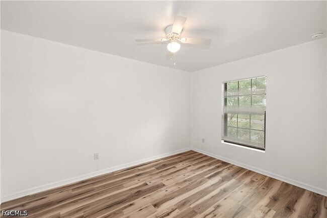 Building Photo - 3520 SW 17th Ave
