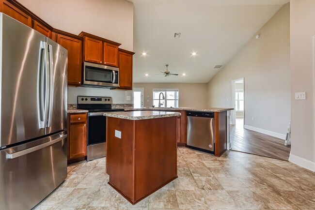 Building Photo - 511 Edith Dr