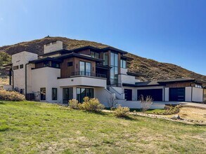 Building Photo - 7705 Dante Dr