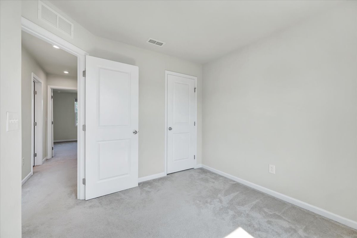 Building Photo - 5941 River Landing Dr