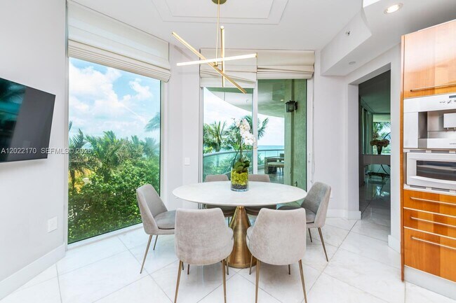 Building Photo - 16051 Collins Ave