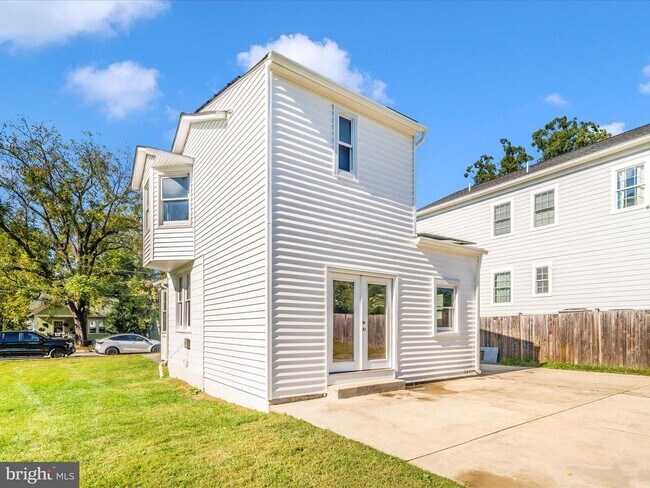Building Photo - 419 Reading Ave