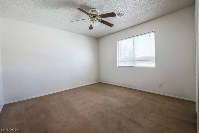 Building Photo - 566 Kristin Ln