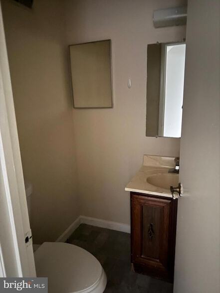 Building Photo - 9 Autumn Hill Way