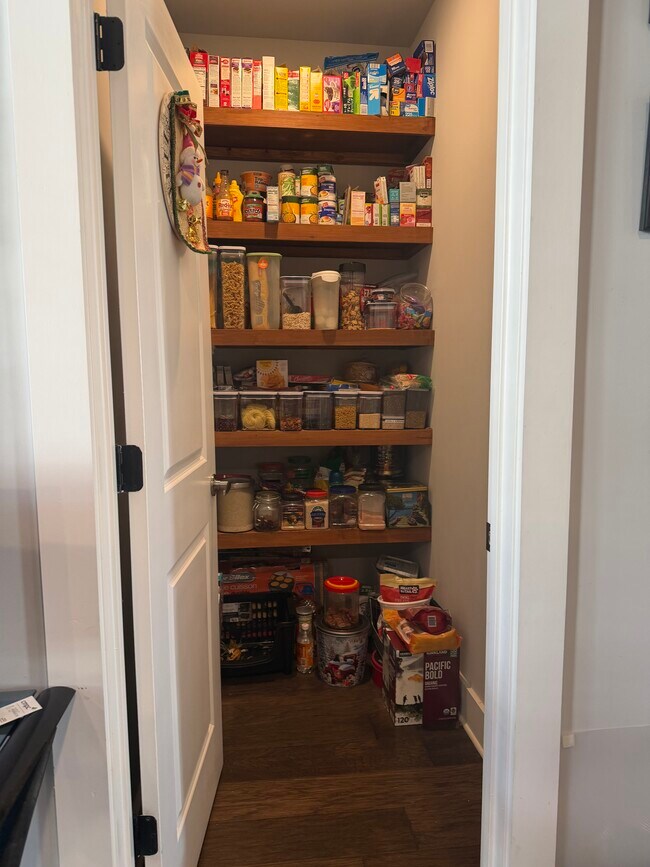 Building Photo - 4762 Sampson Ct.