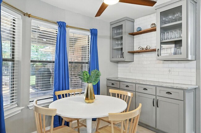 Building Photo - 749 Western Trail