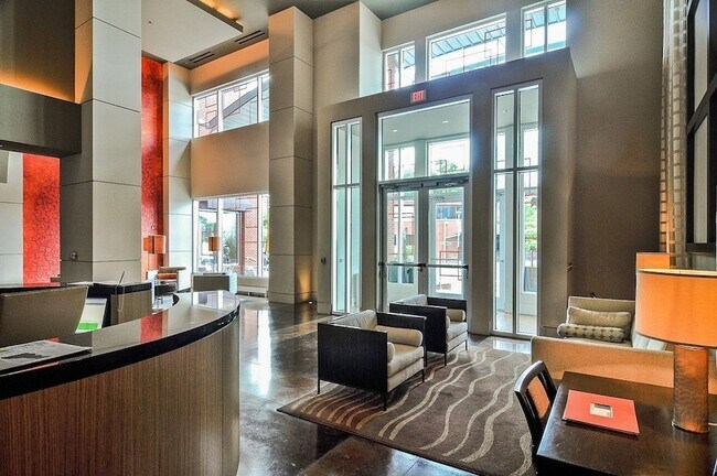 Building Photo - 600 12th Ave S