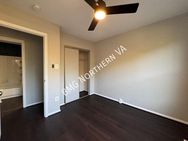 Building Photo - 8651 Centerton Ln