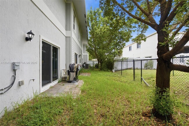 Building Photo - 1774 SE 9th Ave