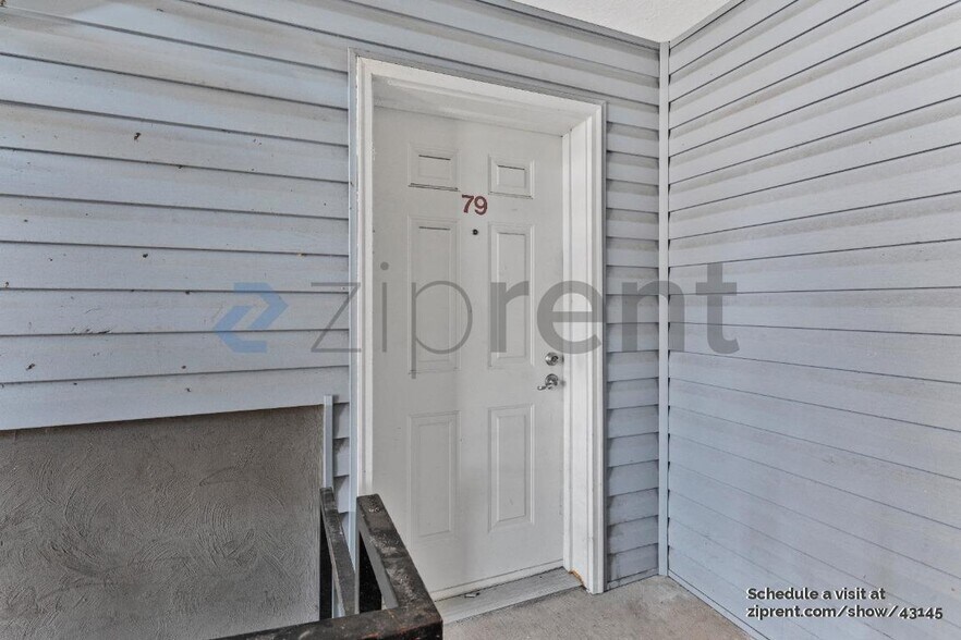 Building Photo - 12239 SE Bush St