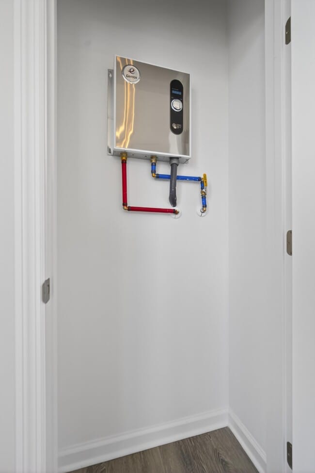 Building Photo - 89 Fishburne St