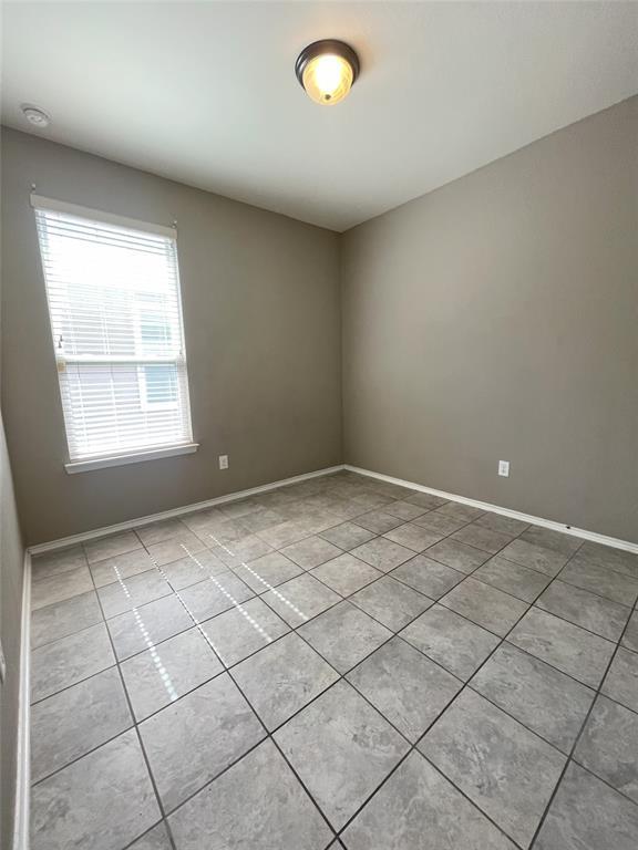 Building Photo - 5857 Sardinia Dr