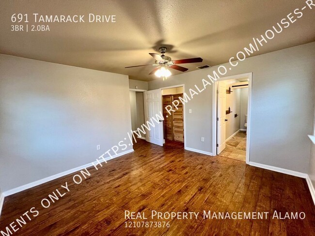 Building Photo - 691 Tamarack Dr