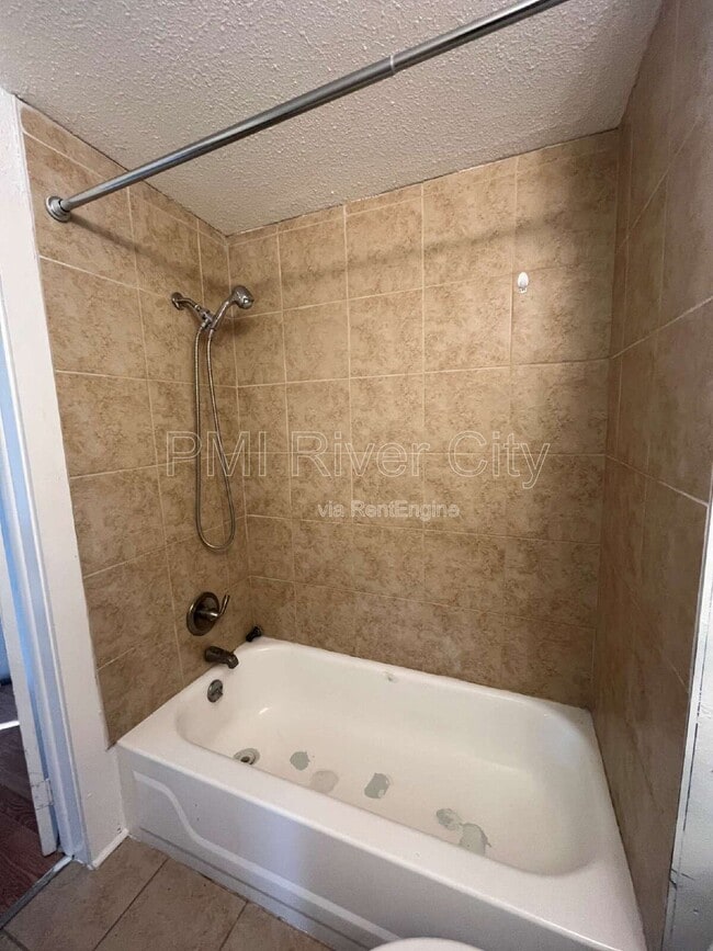 Building Photo - 2581 Orion St