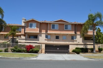 Building Photo - Two bedroom Condo In Chula Vista