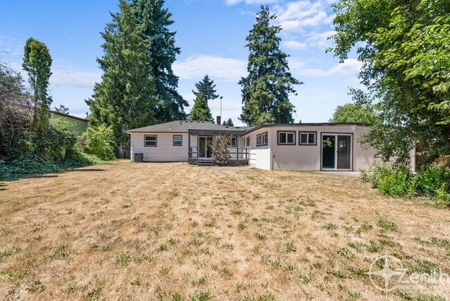 Building Photo - 4207 NE 59th Ave