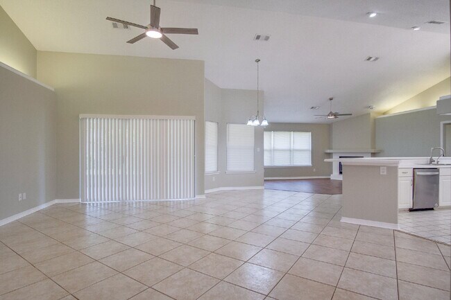 Building Photo - Spacious 4-Bedroom Cantonment Home with Sc...