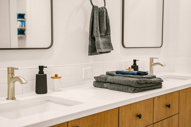 Building Photo - 3202 NW Division St