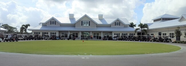 Building Photo - Beautiful renovated home on Six Lake Country Club