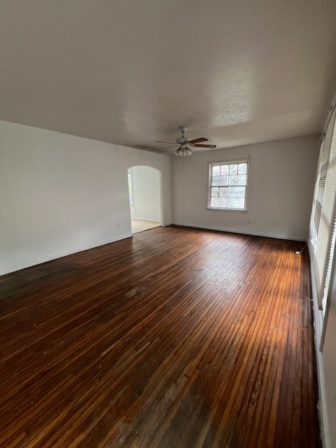 Building Photo - 2425 N Lynwood Dr